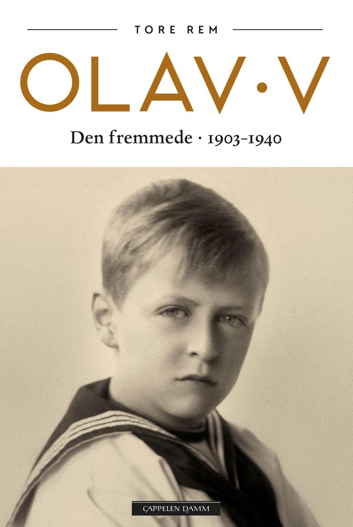 bokomslag: Olav V : Den fremmede : 1903-1940